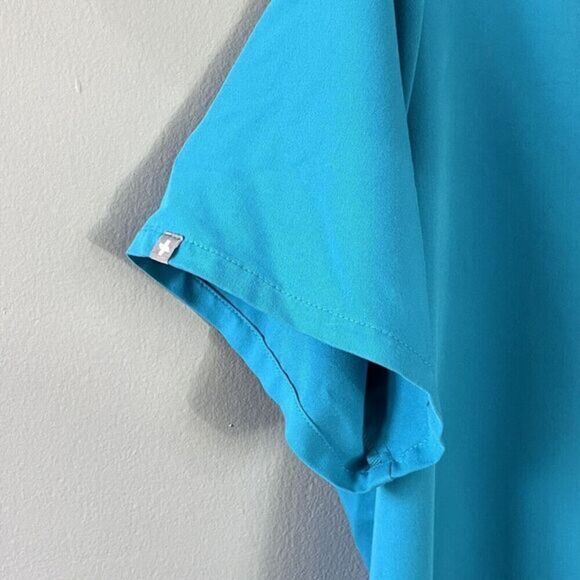 FIGS Technical Collection Lot of 2 Scrubs Shirts‎ Size XXL V-Neck Nurse Medical - Picture 3 of 15